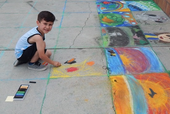 art kid chalk