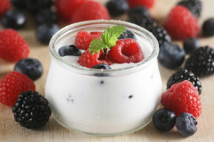 greek-yogurt-berries