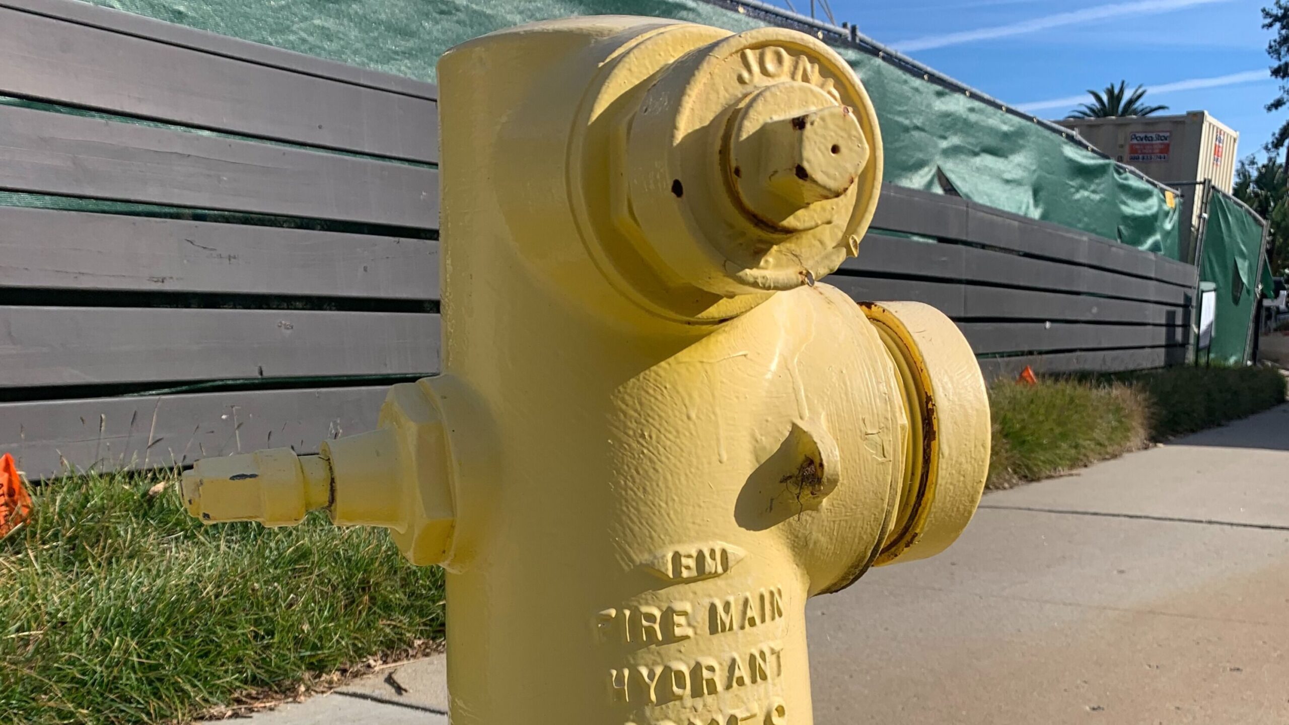 picture of fire hydrant