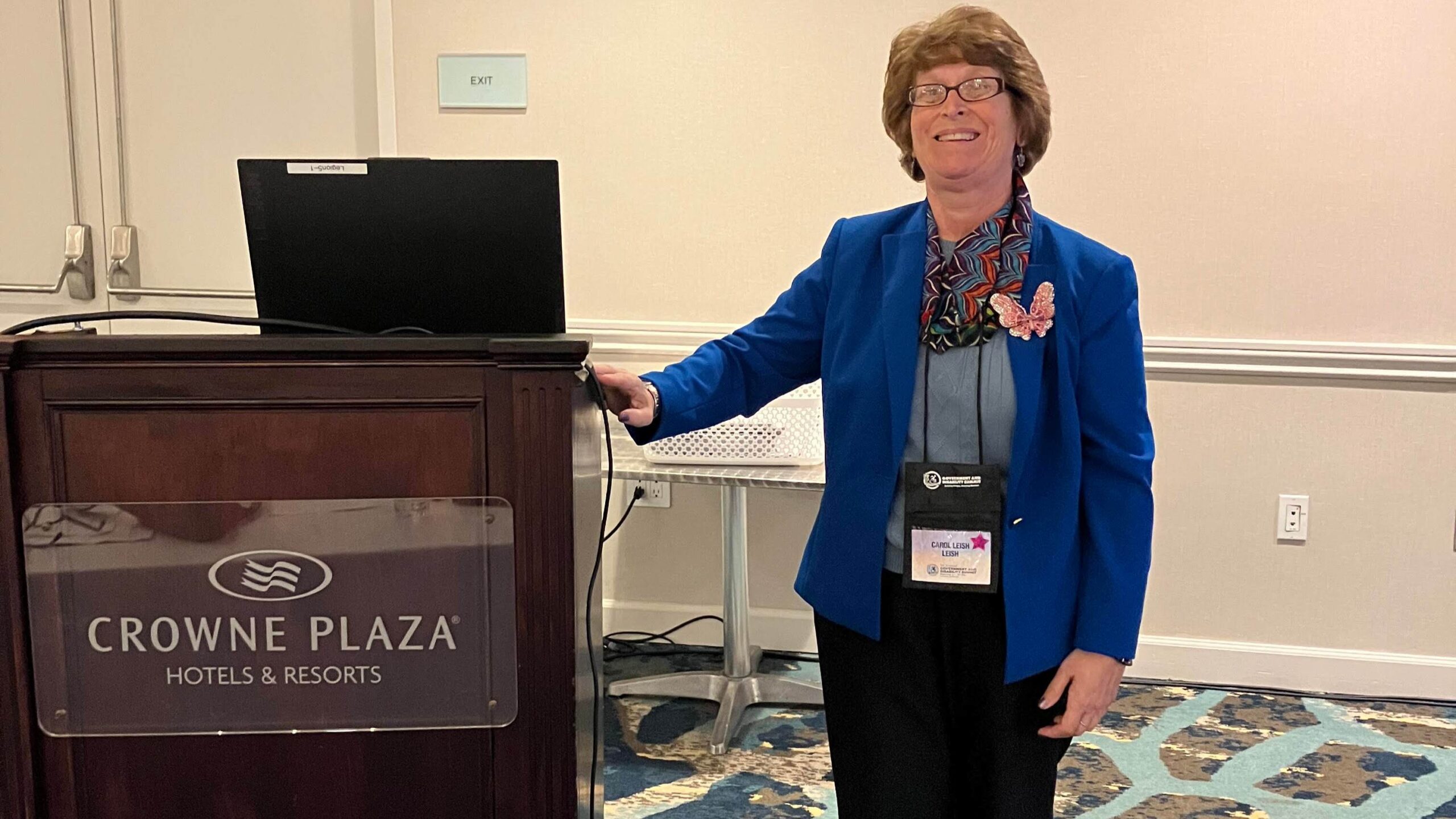 Author Carol Leish headshot