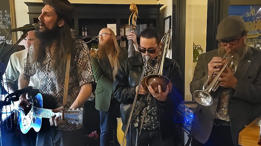 Photo of band D.on Darox & The Melody Joy Bakers.